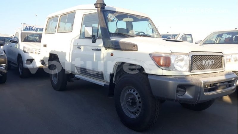 Big with watermark toyota land cruiser estuaire import dubai 6128