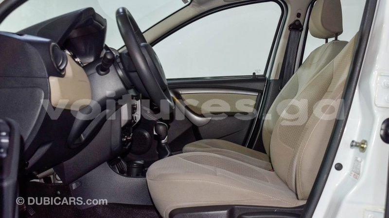 Big with watermark renault duster estuaire import dubai 6129