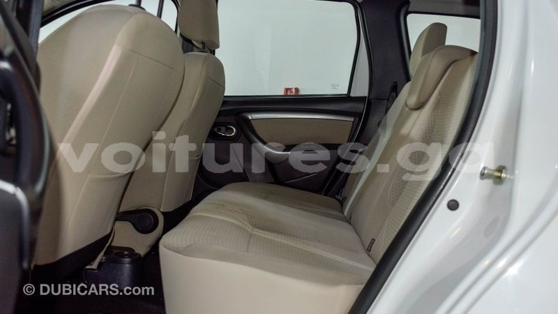 Big with watermark renault duster estuaire import dubai 6129