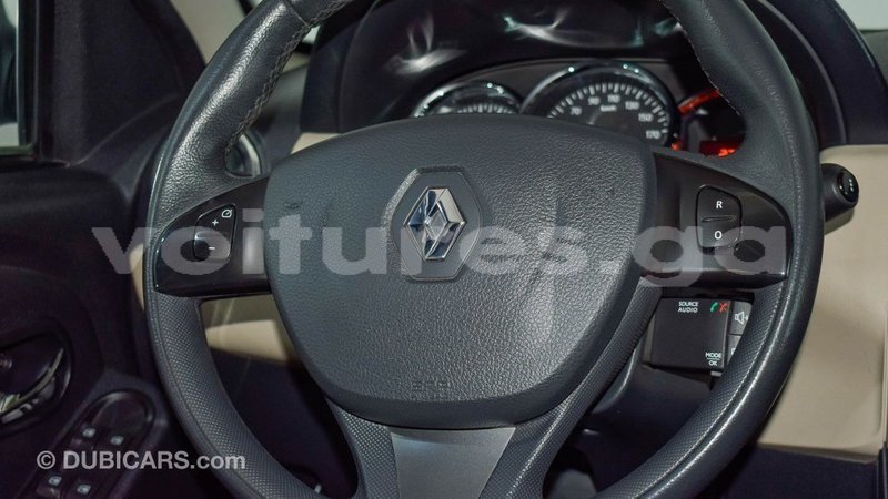 Big with watermark renault duster estuaire import dubai 6129