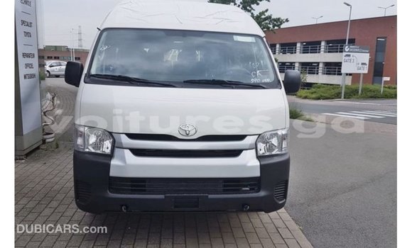 Acheter Import Voiture Toyota Hiace Blanc à Import - Dubai, Estuaire Acheter Import Voiture Toyota Hiace Blanc à Import - Dubai, Estuaire