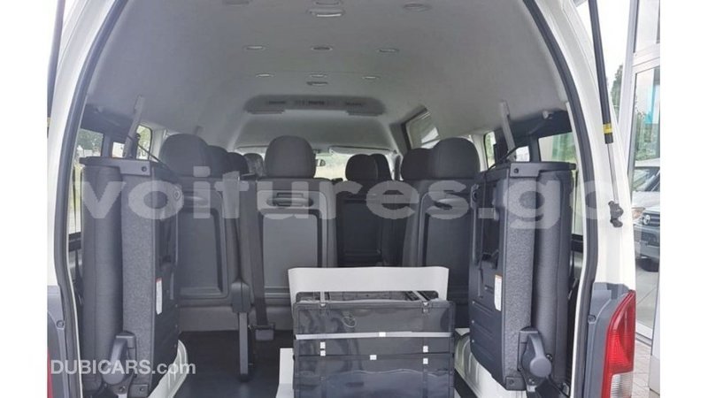 Big with watermark toyota hiace estuary import dubai 6133