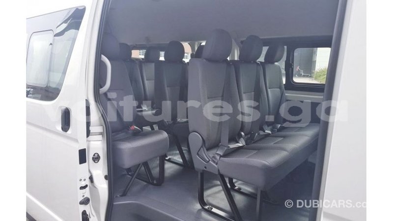 Big with watermark toyota hiace estuary import dubai 6133