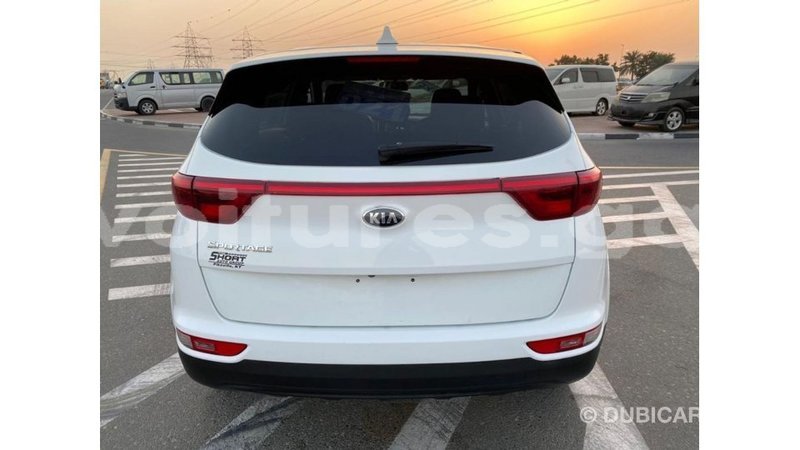 Big with watermark kia sportage estuaire import dubai 6137