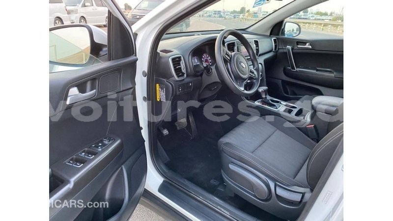 Big with watermark kia sportage estuaire import dubai 6137