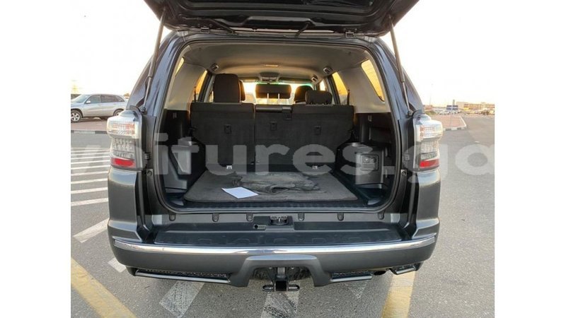 Big with watermark toyota hiace estuaire import dubai 6138