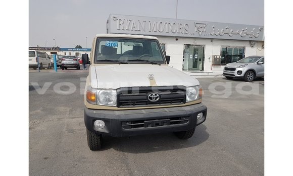 Acheter Import Voiture Toyota Land Cruiser Beige à Import - Dubai, Estuaire Acheter Import Voiture Toyota Land Cruiser Beige à Import - Dubai, Estuaire