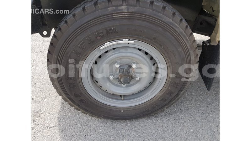 Big with watermark toyota land cruiser estuaire import dubai 6145