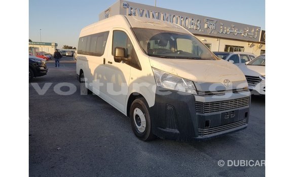 Acheter Import Voiture Toyota Hiace Blanc à Import - Dubai, Estuaire Acheter Import Voiture Toyota Hiace Blanc à Import - Dubai, Estuaire