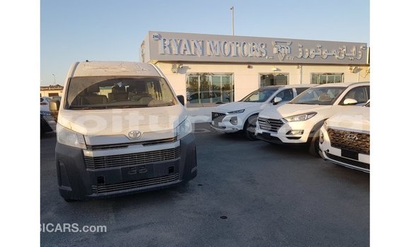 Acheter Import Voiture Toyota Hiace Blanc à Import - Dubai, Estuaire Acheter Import Voiture Toyota Hiace Blanc à Import - Dubai, Estuaire