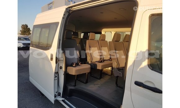 Acheter Import Voiture Toyota Hiace Blanc à Import - Dubai, Estuaire Acheter Import Voiture Toyota Hiace Blanc à Import - Dubai, Estuaire