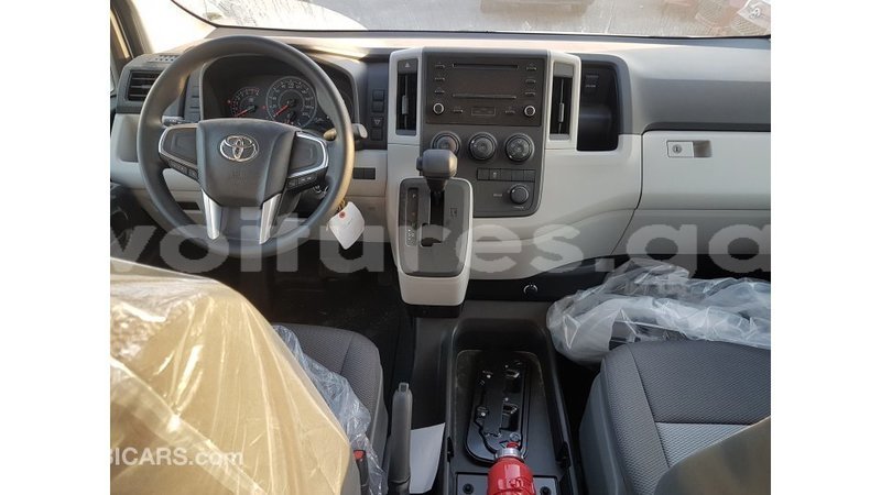 Big with watermark toyota hiace estuaire import dubai 6146