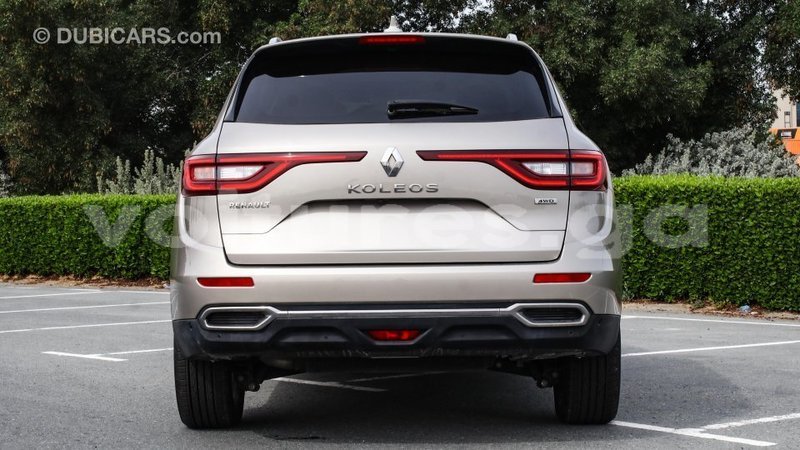 Big with watermark renault koleos estuaire import dubai 6151