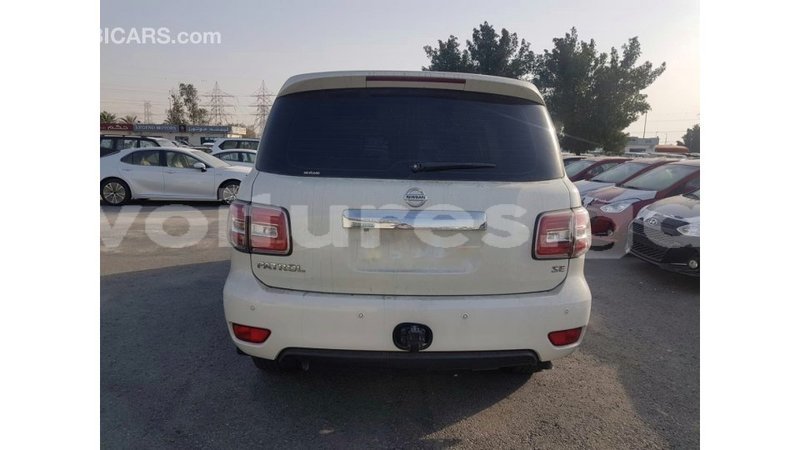 Big with watermark nissan patrol estuaire import dubai 6155