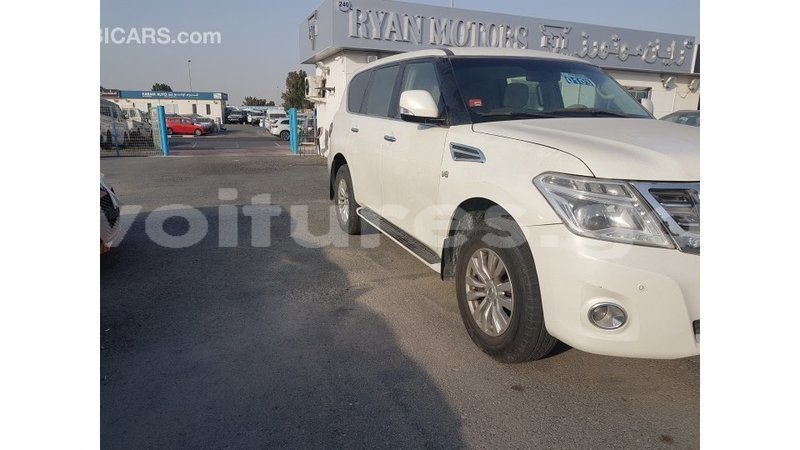 Big with watermark nissan patrol estuaire import dubai 6155