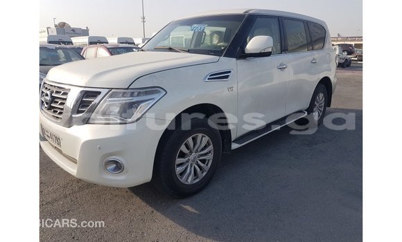 Acheter Import Voiture Nissan Patrol Blanc à Import - Dubai, Estuaire Acheter Import Voiture Nissan Patrol Blanc à Import - Dubai, Estuaire