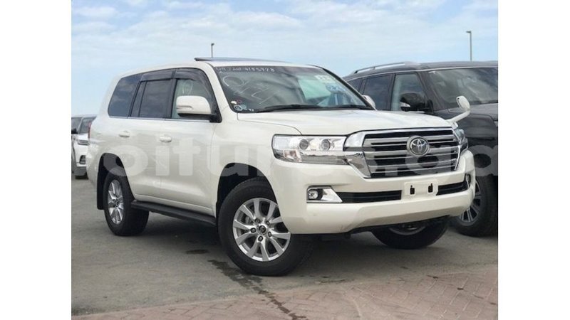 Big with watermark toyota land cruiser estuaire import dubai 6156