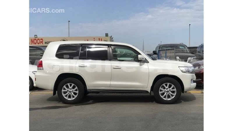 Big with watermark toyota land cruiser estuaire import dubai 6156