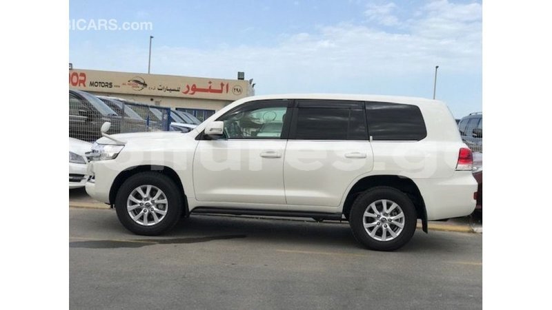 Big with watermark toyota land cruiser estuaire import dubai 6156