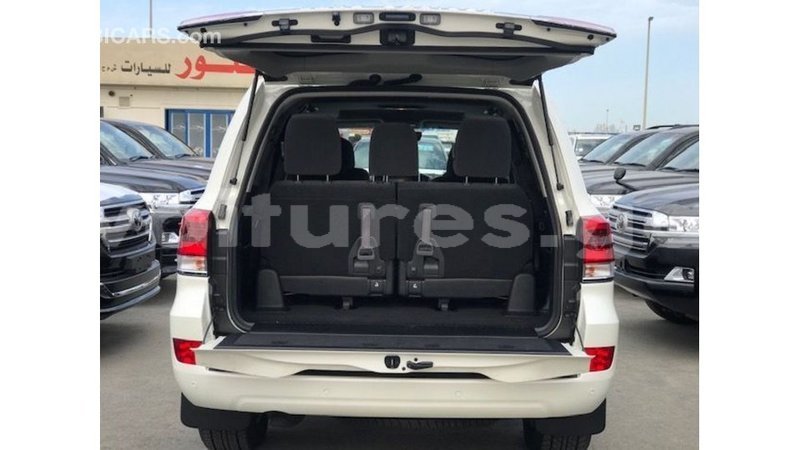 Big with watermark toyota land cruiser estuaire import dubai 6156