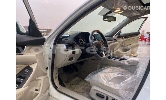 Acheter Import Moto Honda T Blanc à Import - Dubai, Estuaire Acheter Import Moto Honda T Blanc à Import - Dubai, Estuaire