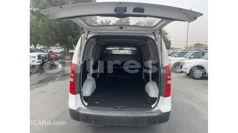 Big with watermark hyundai cargo estuaire import dubai 6159