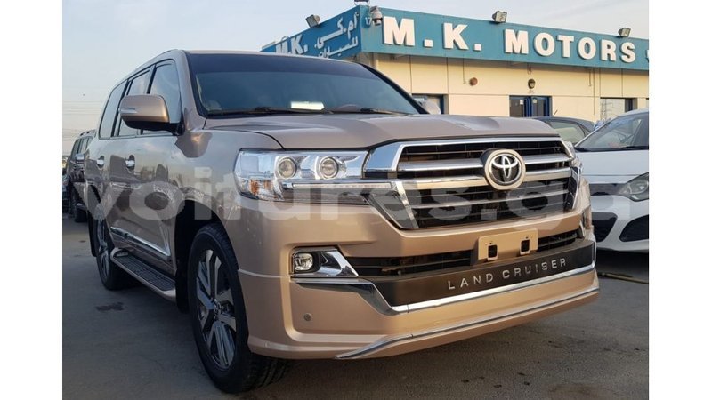 Big with watermark toyota land cruiser estuaire import dubai 6160