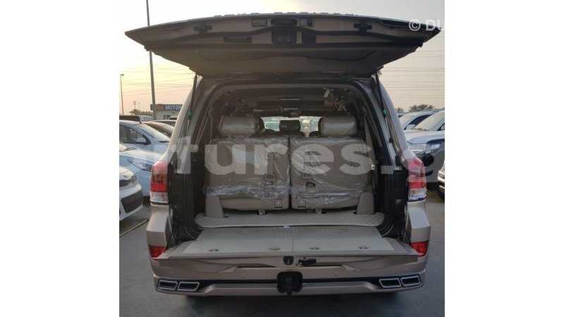 Big with watermark toyota land cruiser estuaire import dubai 6160