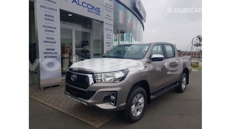 Big with watermark toyota hilux estuaire import dubai 6162