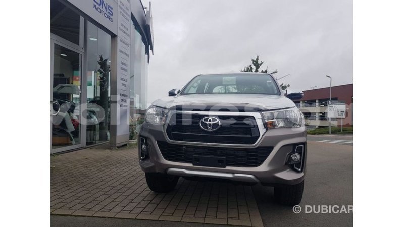 Big with watermark toyota hilux estuaire import dubai 6162