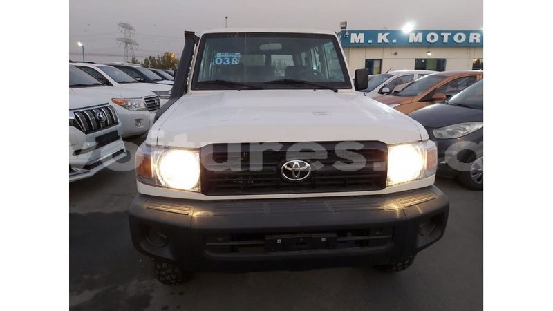 Big with watermark toyota land cruiser estuaire import dubai 6165