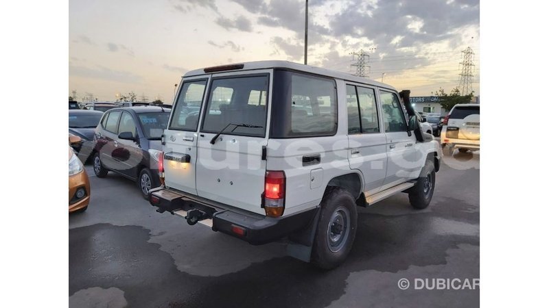 Big with watermark toyota land cruiser estuaire import dubai 6165