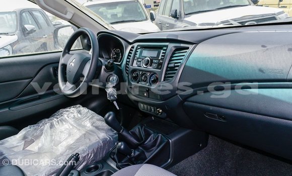 Acheter Import Voiture Mitsubishi L200 Blanc à Import - Dubai, Estuaire Acheter Import Voiture Mitsubishi L200 Blanc à Import - Dubai, Estuaire