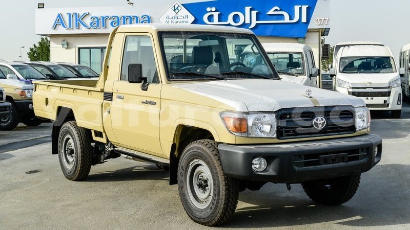 Big with watermark toyota land cruiser estuaire import dubai 6169