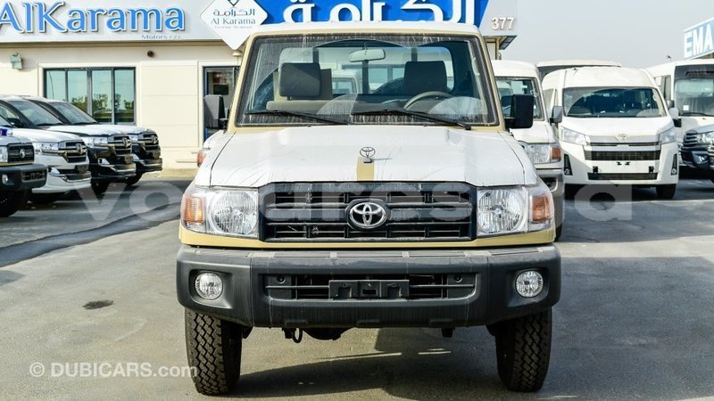 Big with watermark toyota land cruiser estuaire import dubai 6169