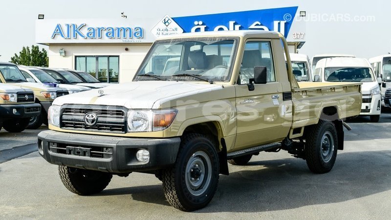 Big with watermark toyota land cruiser estuaire import dubai 6169