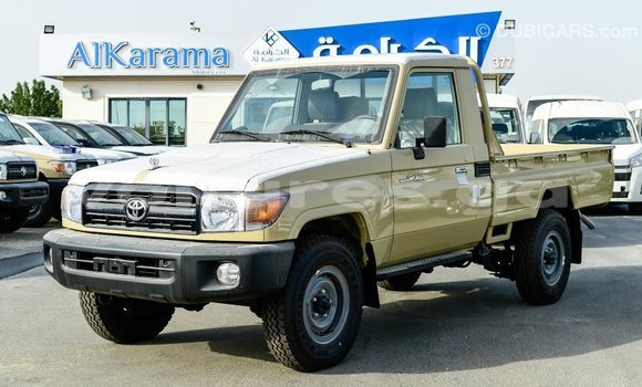 Acheter Import Voiture Toyota Land Cruiser Beige à Import - Dubai, Estuaire Acheter Import Voiture Toyota Land Cruiser Beige à Import - Dubai, Estuaire