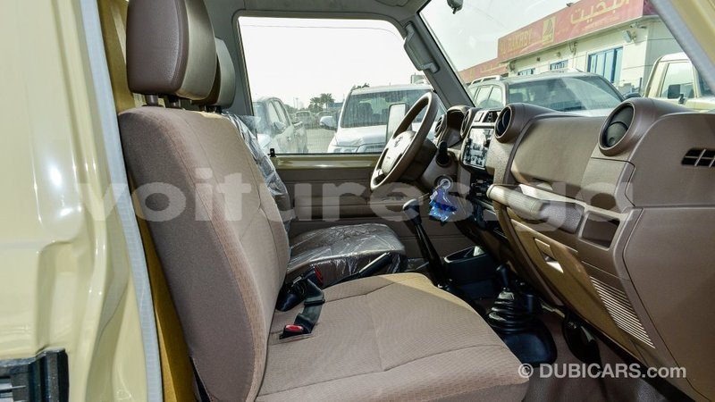 Big with watermark toyota land cruiser estuaire import dubai 6169