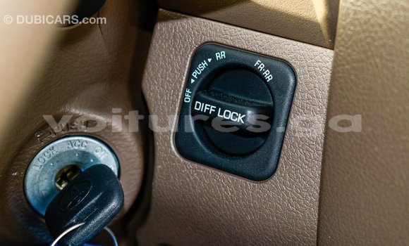 Acheter Import Voiture Toyota Land Cruiser Beige à Import - Dubai, Estuaire Acheter Import Voiture Toyota Land Cruiser Beige à Import - Dubai, Estuaire