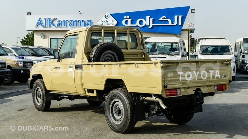 Big with watermark toyota land cruiser estuaire import dubai 6169