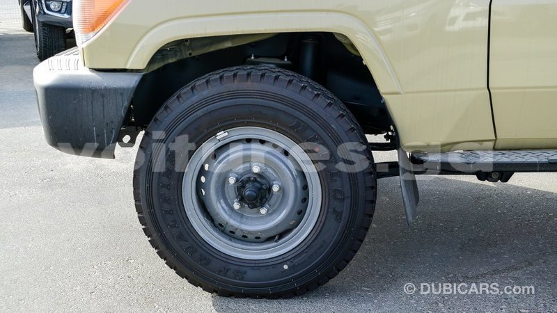 Big with watermark toyota land cruiser estuaire import dubai 6169