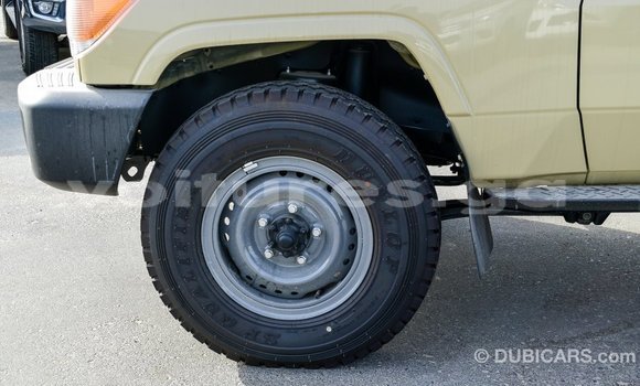 Acheter Import Voiture Toyota Land Cruiser Beige à Import - Dubai, Estuaire Acheter Import Voiture Toyota Land Cruiser Beige à Import - Dubai, Estuaire