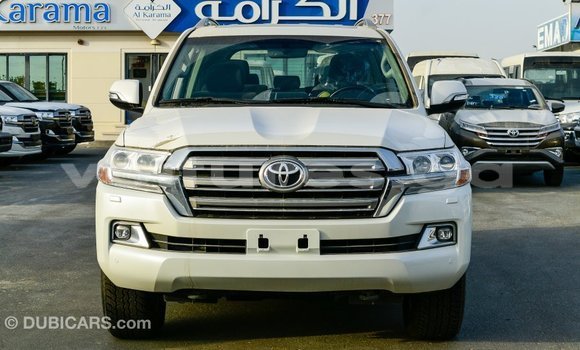 Acheter Import Voiture Toyota Land Cruiser Blanc à Import - Dubai, Estuaire Acheter Import Voiture Toyota Land Cruiser Blanc à Import - Dubai, Estuaire