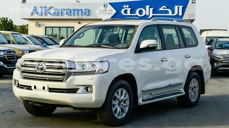 Big with watermark toyota land cruiser estuaire import dubai 6170