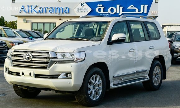 Acheter Import Voiture Toyota Land Cruiser Blanc à Import - Dubai, Estuaire Acheter Import Voiture Toyota Land Cruiser Blanc à Import - Dubai, Estuaire