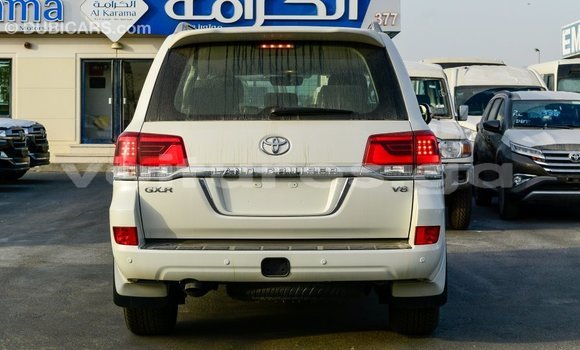 Acheter Import Voiture Toyota Land Cruiser Blanc à Import - Dubai, Estuaire Acheter Import Voiture Toyota Land Cruiser Blanc à Import - Dubai, Estuaire