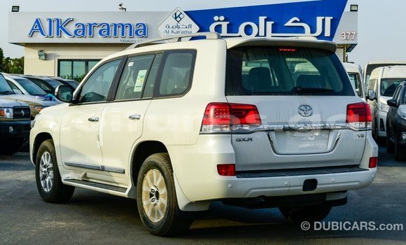 Acheter Import Voiture Toyota Land Cruiser Blanc à Import - Dubai, Estuaire Acheter Import Voiture Toyota Land Cruiser Blanc à Import - Dubai, Estuaire