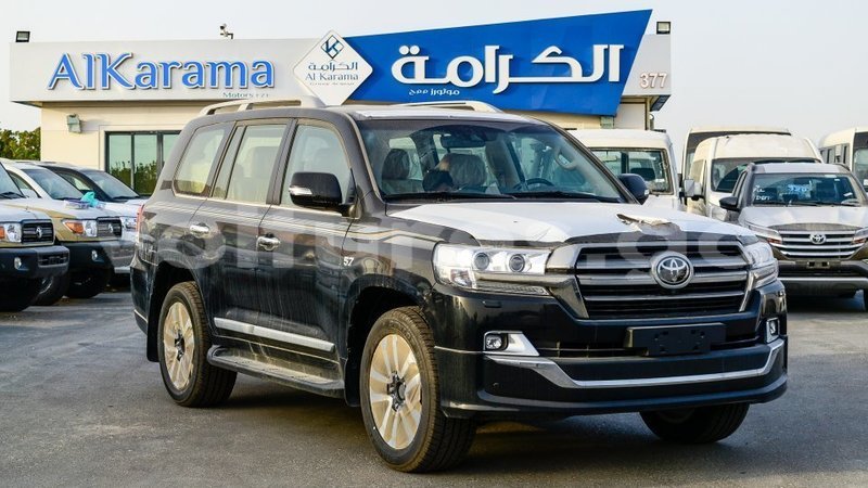 Big with watermark toyota land cruiser estuaire import dubai 6171