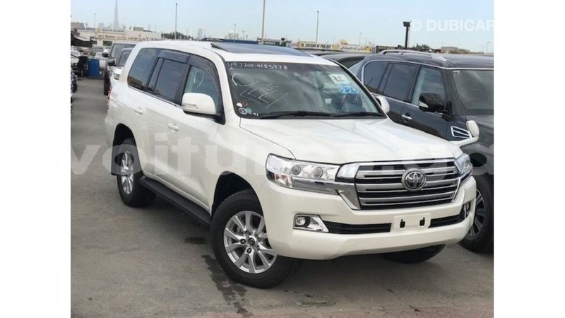 Big with watermark toyota land cruiser estuaire import dubai 6174