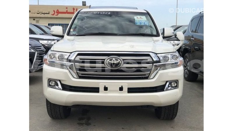 Big with watermark toyota land cruiser estuaire import dubai 6174